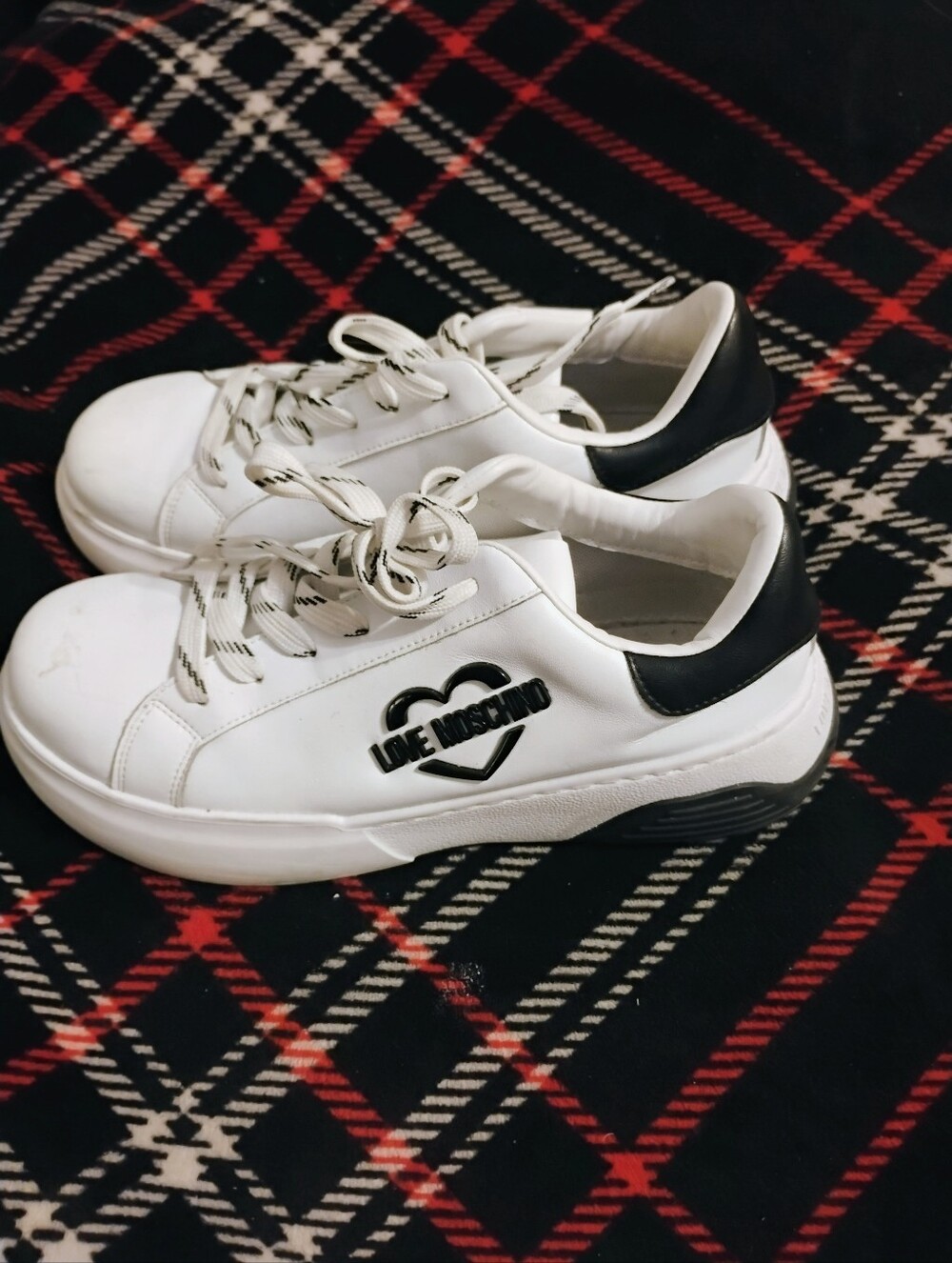 Women's EUC Rare Pure White And Black Love Moschino Sneakers Size 39